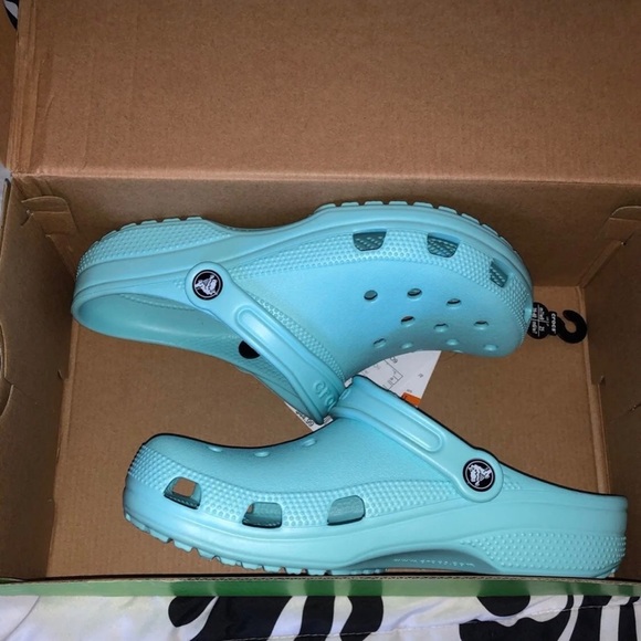 I’ve blue classic clog crocs - Picture 5 of 6